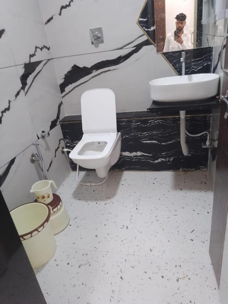 Hotel Shree Shyam Sharnam Godarpura 외부 사진
