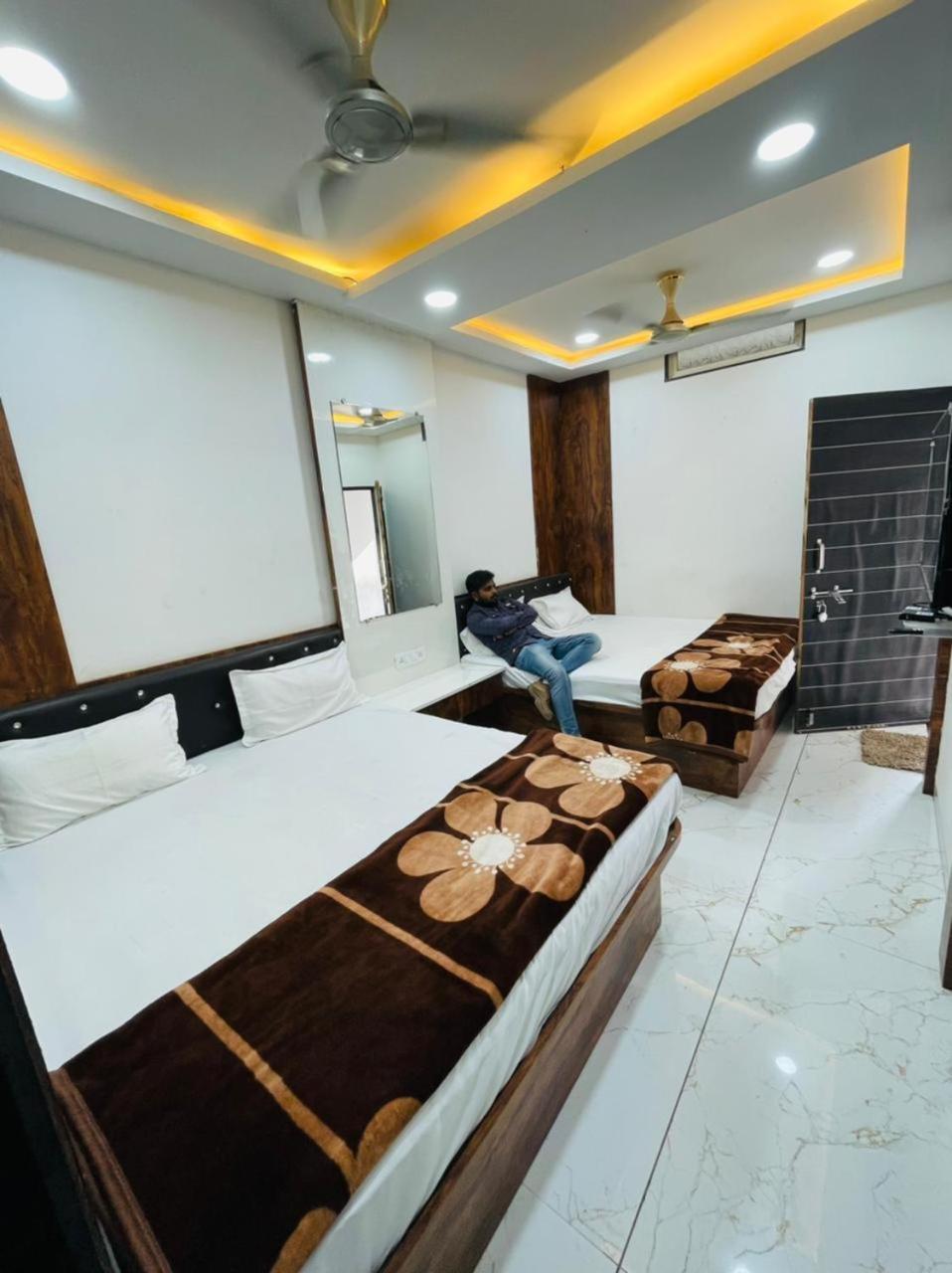 Hotel Shree Shyam Sharnam Godarpura 외부 사진